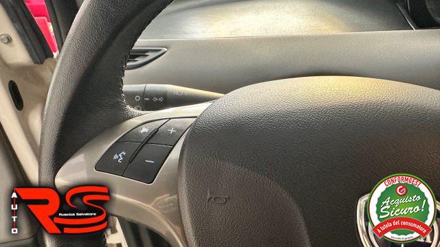 LANCIA Ypsilon 1.2 69 CV 5 porte Gold Adatta Neopatentati