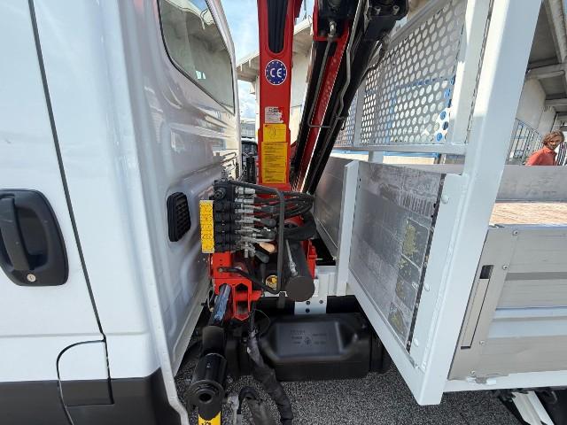 IVECO DAILY 35C14 CASSONE CON GRU
