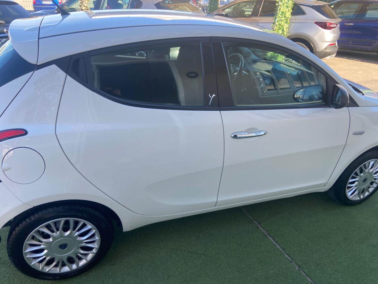 Lancia Ypsilon 1.2 69 CV GPL Nuova garanzia 12 mesi