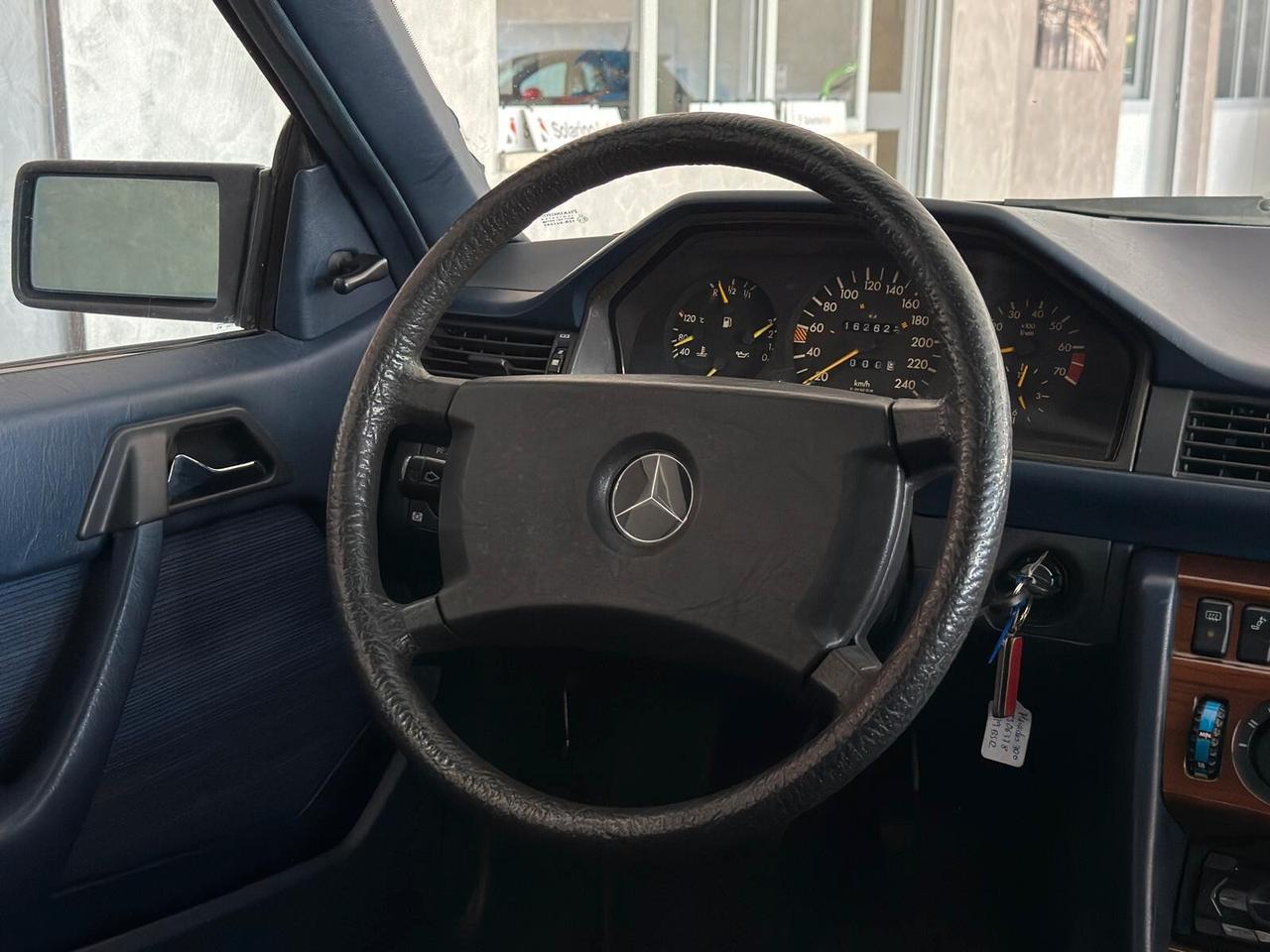 Mercedes E 300 CE Coupe