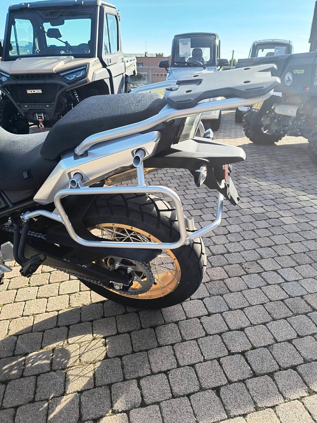 CFMOTO MT 700 ADV