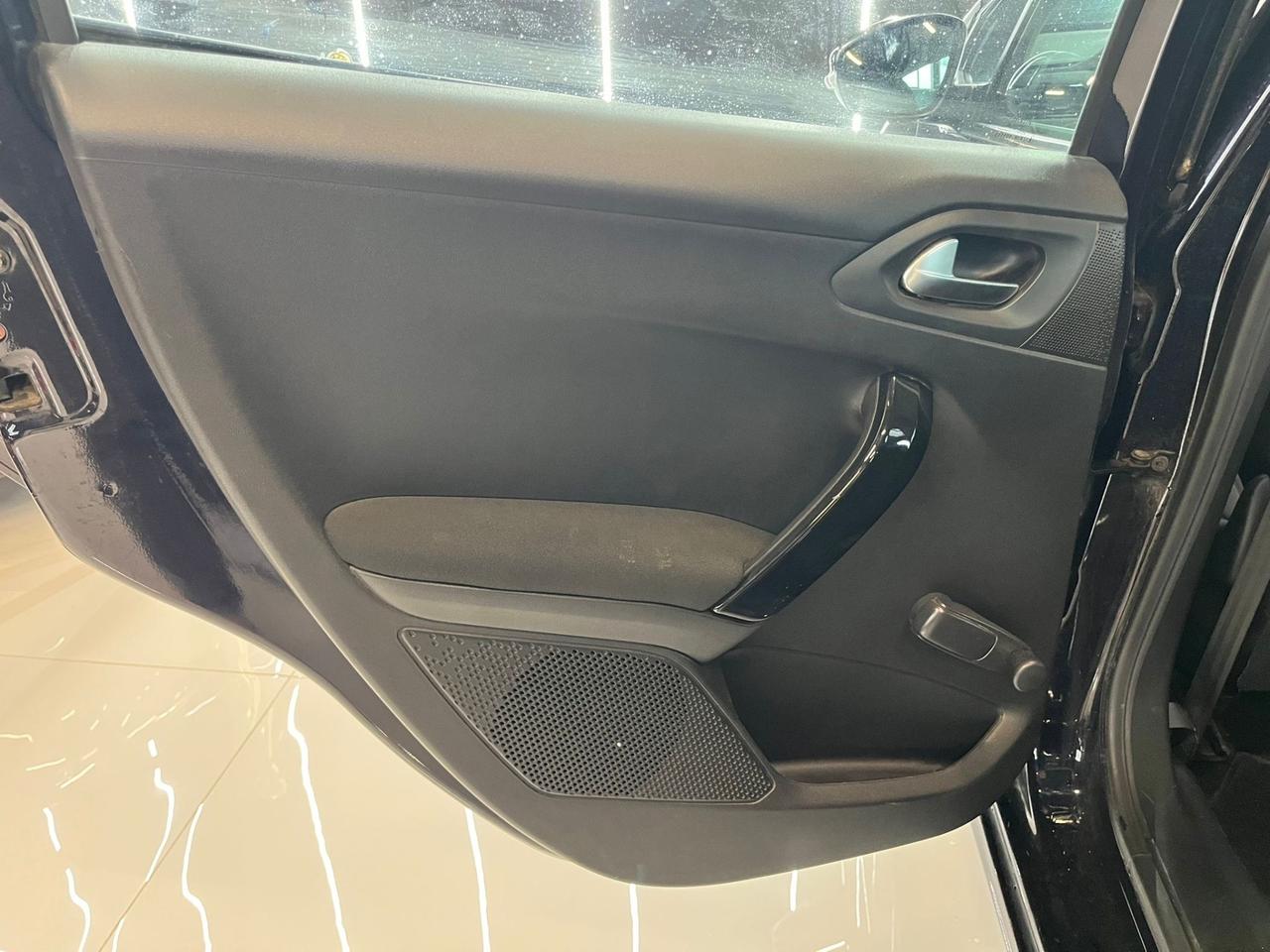 Peugeot 208 BlueHDi 75 5 porte Allure OK NEOPATENTATI UNICO PROPRIETARIO