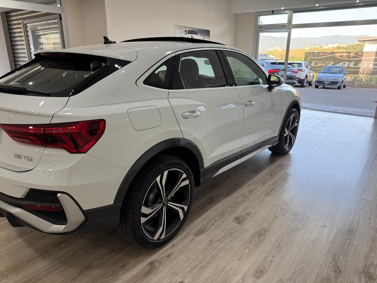 Audi Q3 35 TDI quattro S tronic line edition Tetto Apribile NUOVA DA IMMATRICOLARE