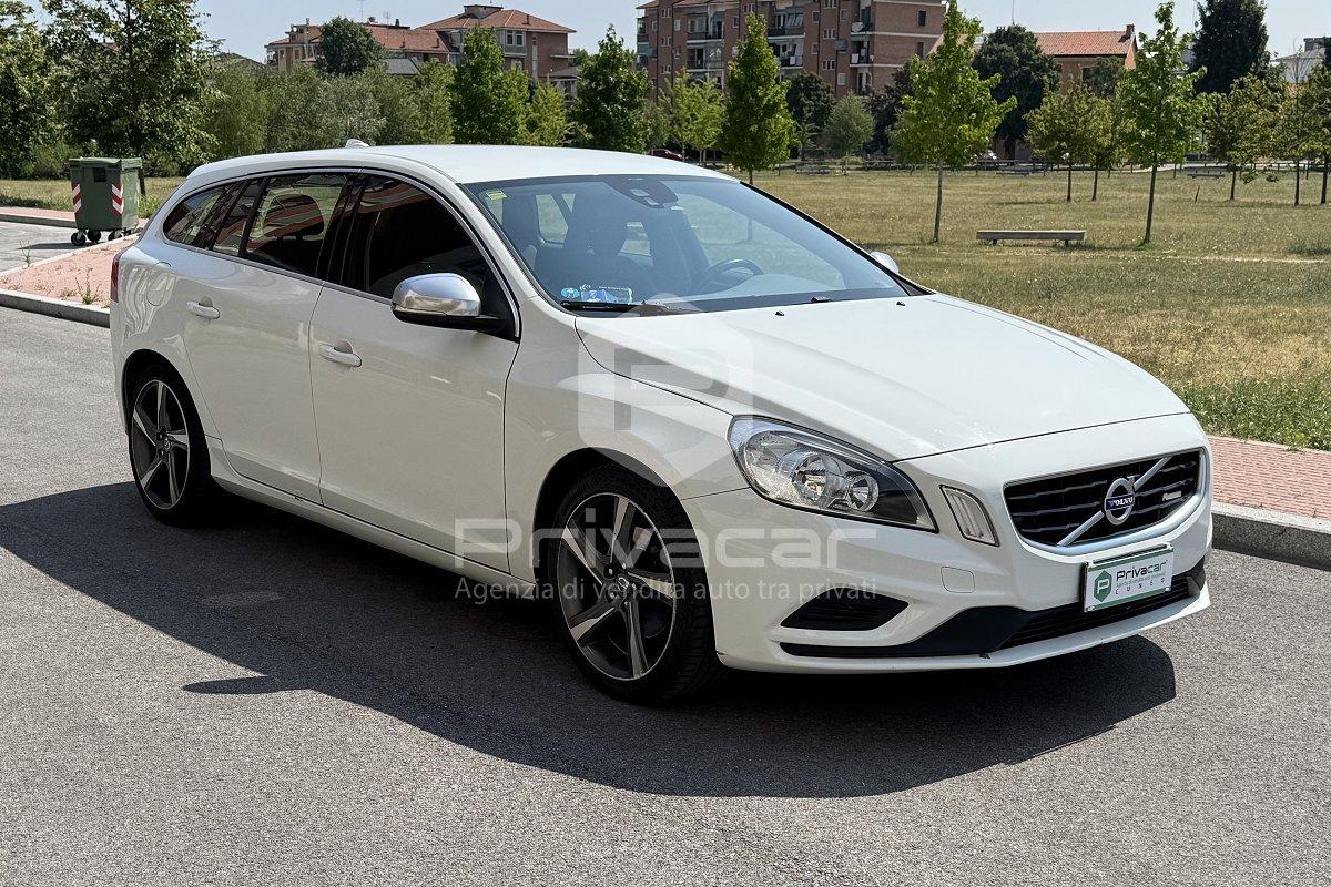 VOLVO V60 D3 R-design