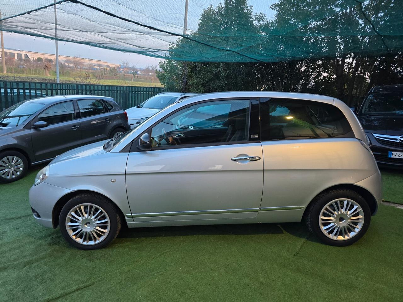 Lancia Ypsilon 1.2BENZ 69CV NEOP OK 140000KM-2011