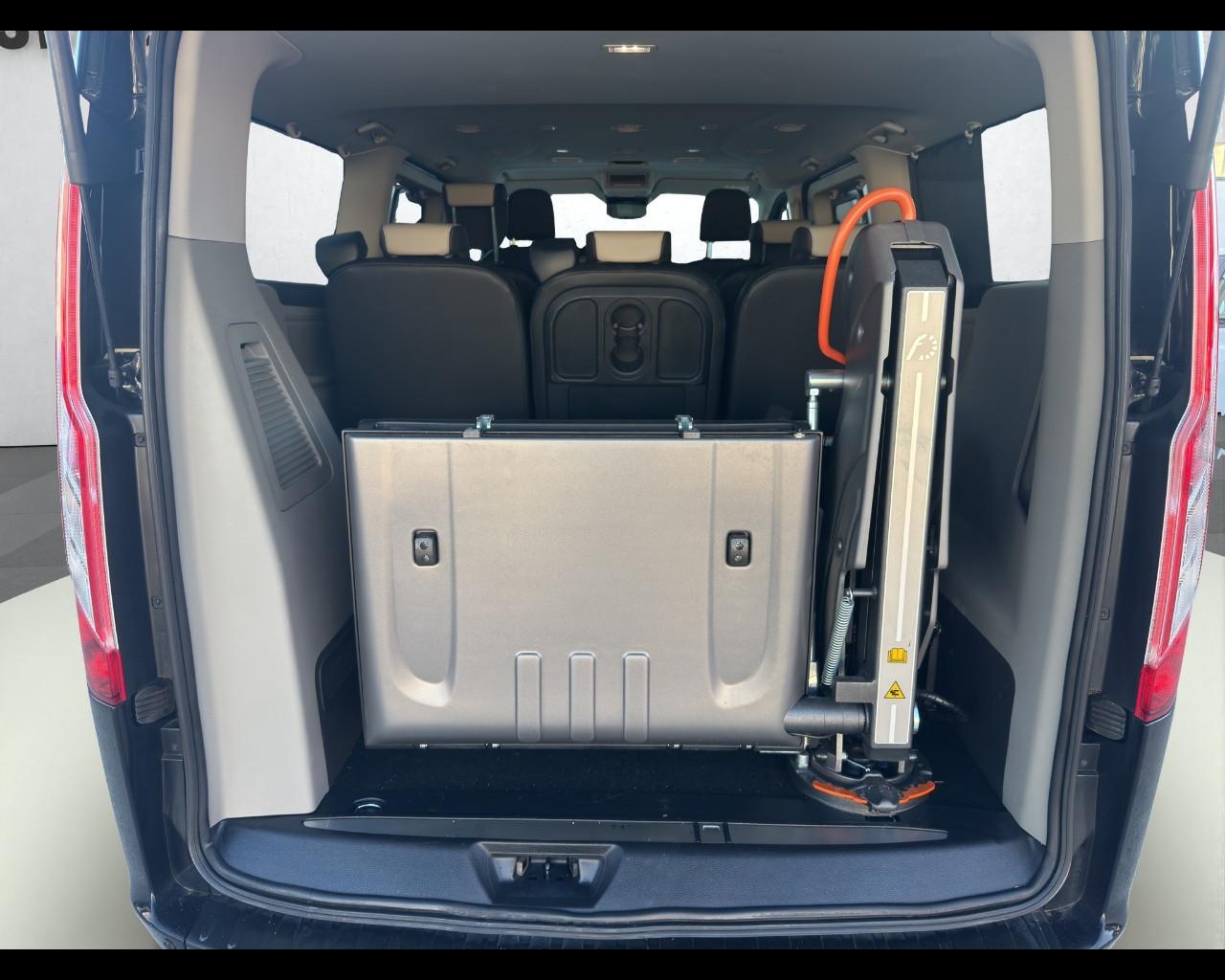 FORD Tourneo Custom trasp. disabili 6+1 TDCi 130CV PL Trend