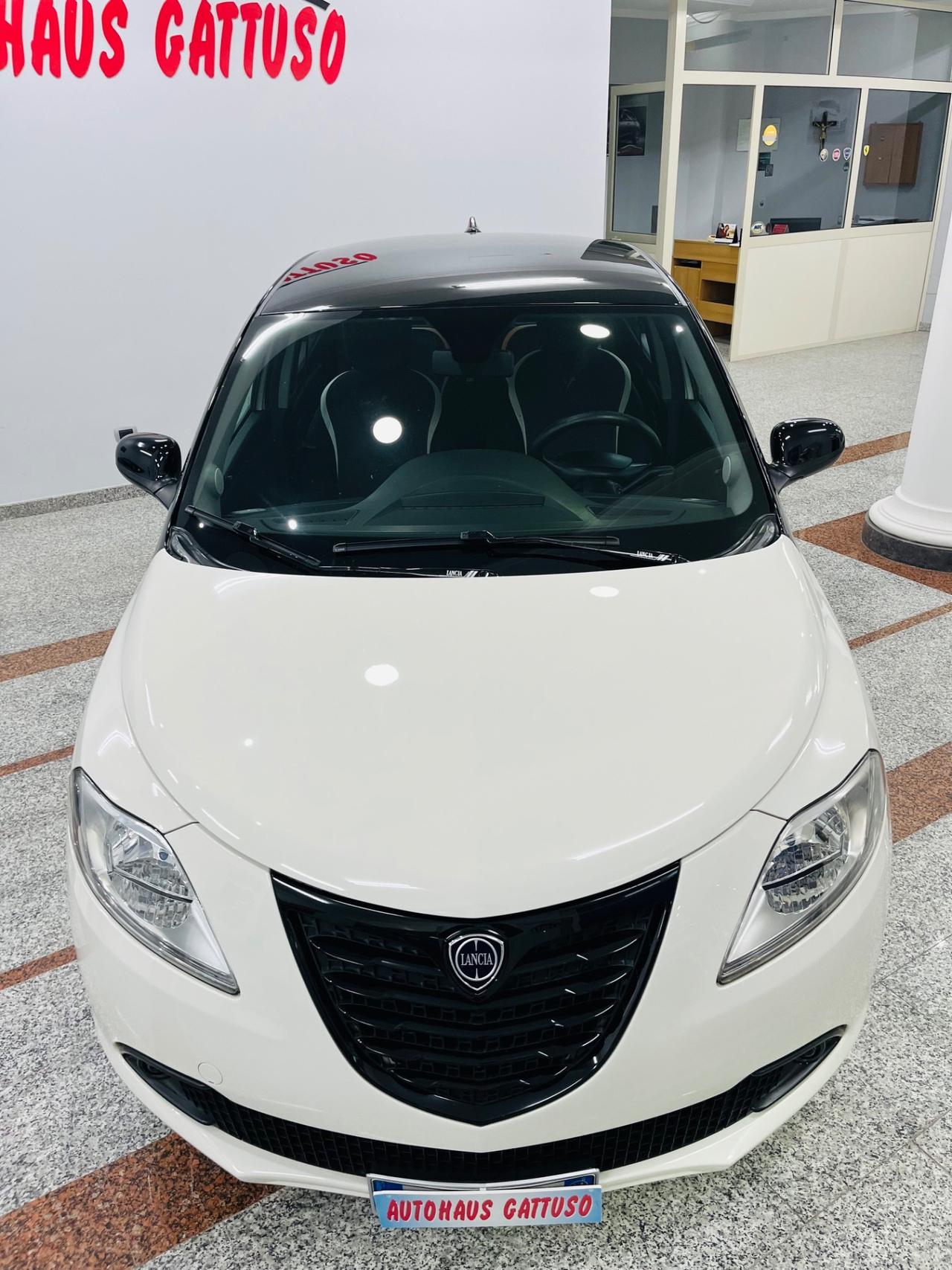 Lancia Ypsilon 1.3 MJT 95 CV Black Edition anno 2014