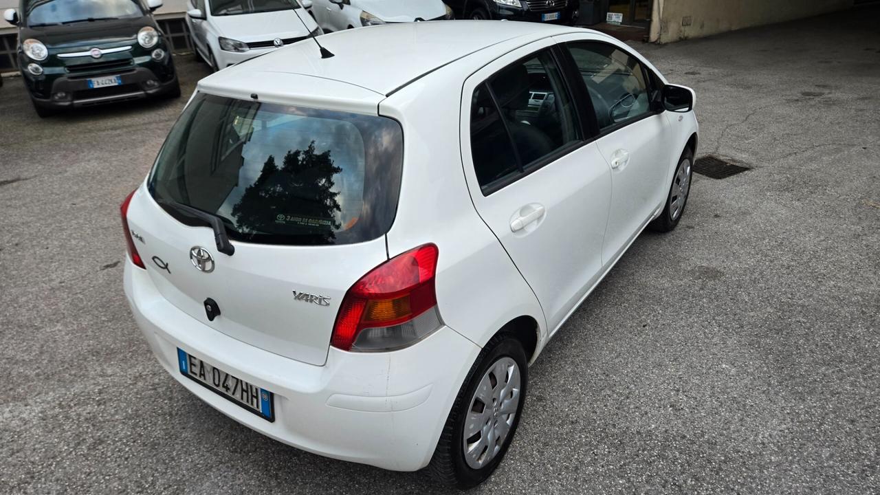 Toyota Yaris 1.3 5 porte Sol