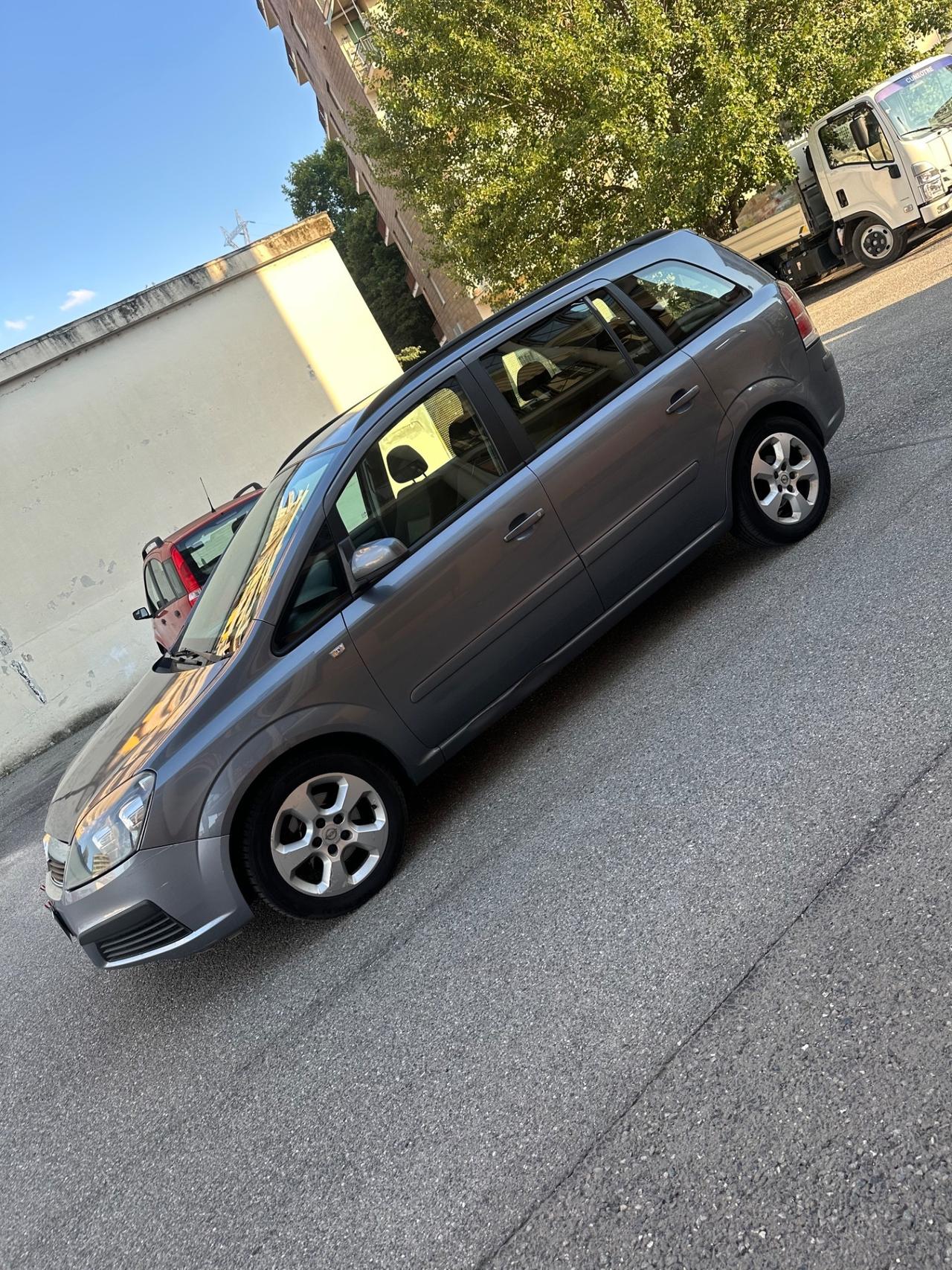 Opel Zafira 1.9 CDTI 120CV Cosmo