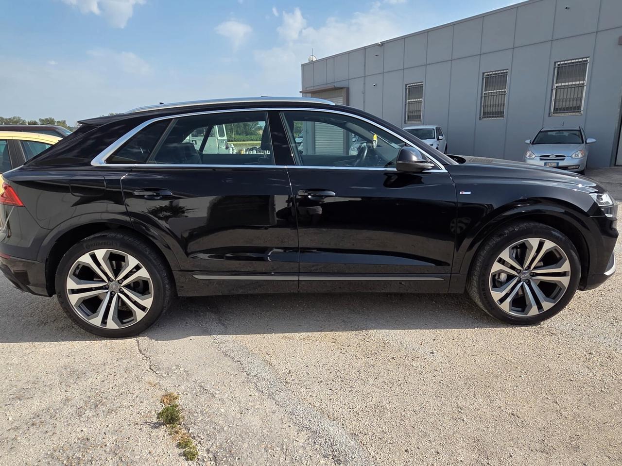 Audi Q8 50 TDI QUATTRO S LINE "FULL OPTIONAL"