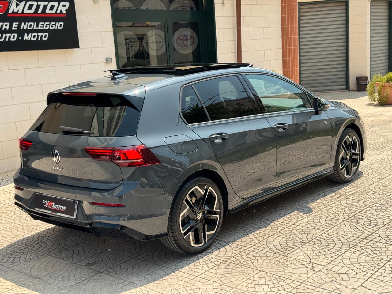 VOLKSWAGEN GOLF 8.5 2.0 TDI 150 CV DSG SCR R-LINE PLUS 30 YEARS