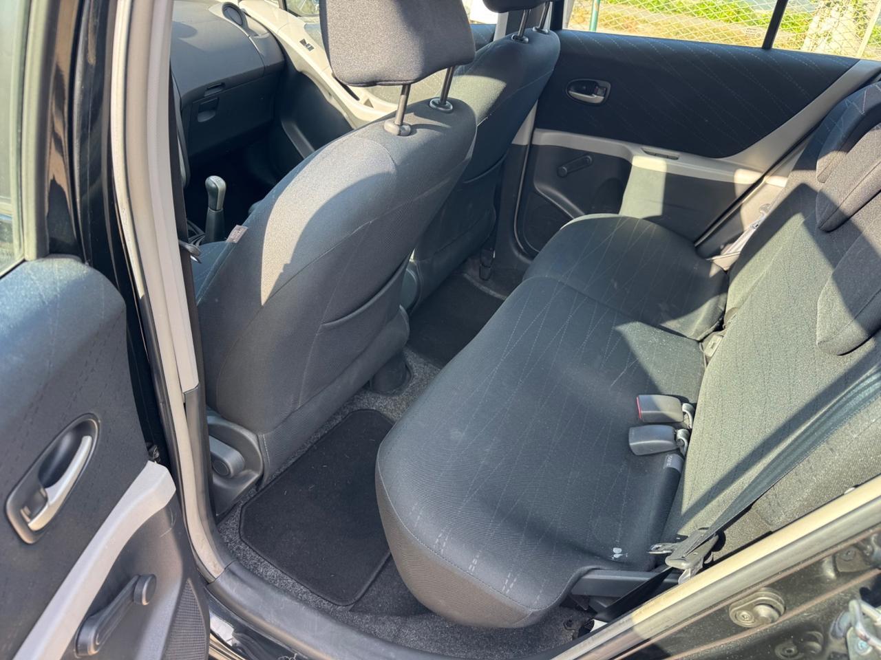 Toyota Yaris 1.3 5 porte Sol NEOPATENTATI