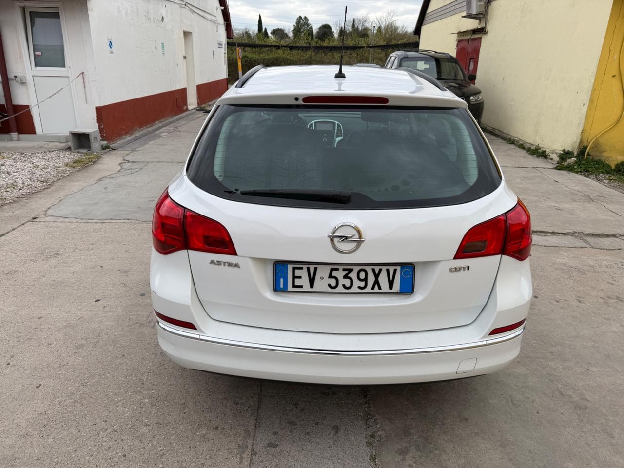 Opel Astra 1.7 CDTI 110CV Sports Tourer Cosmo