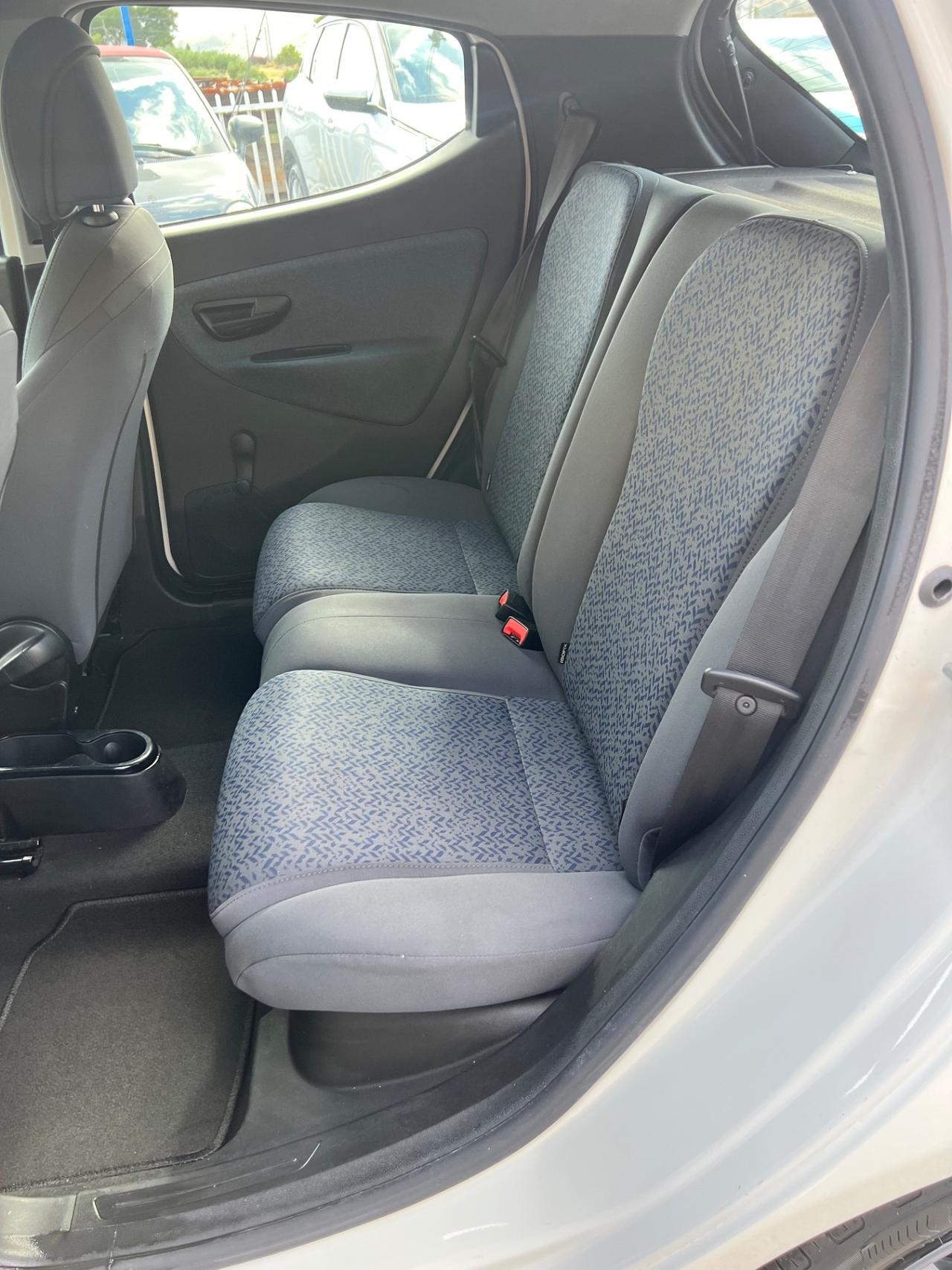 Lancia Ypsilon 1.0 FireFly 70cv Hybrid 2022