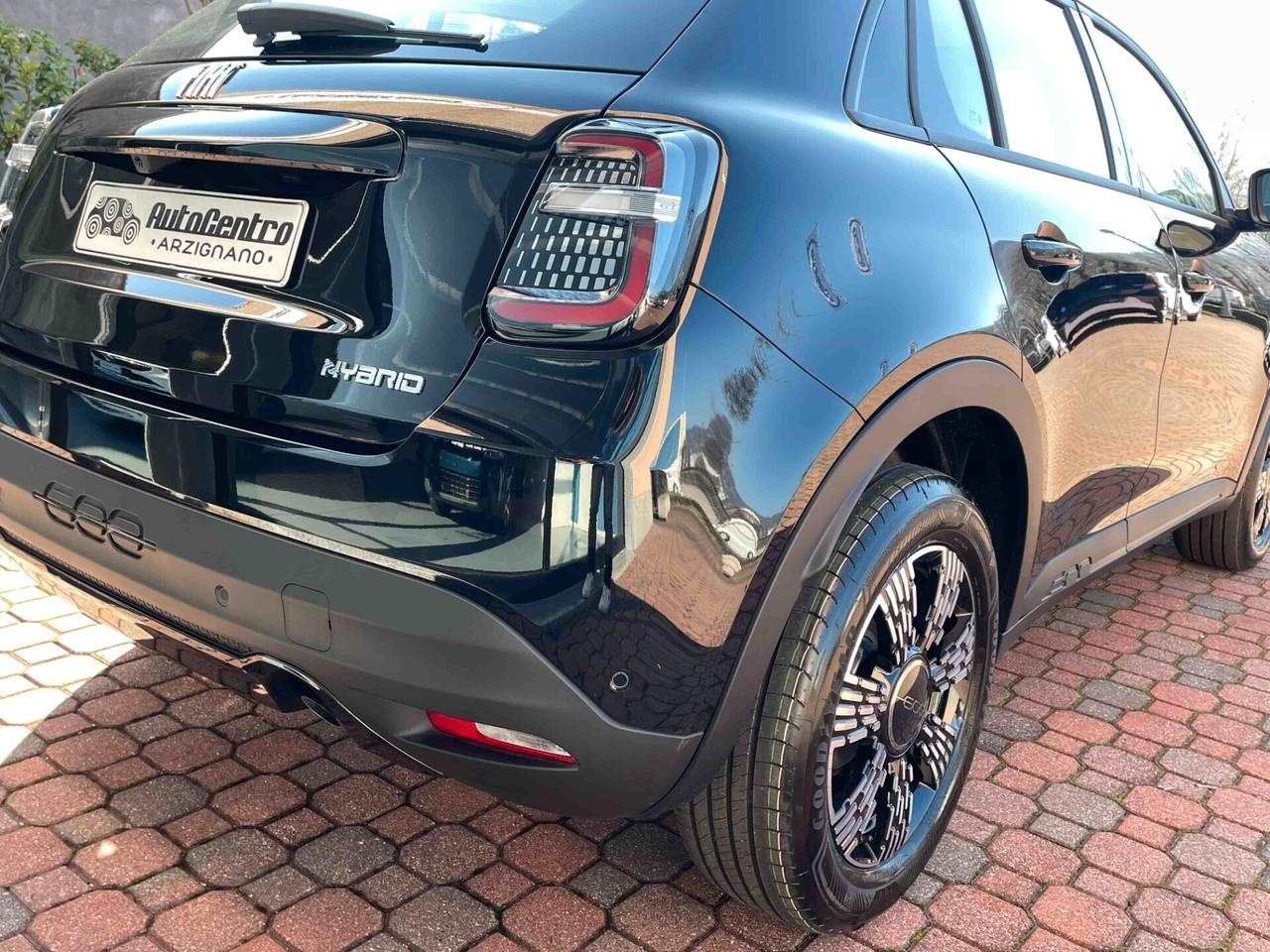 Fiat 600 Hybrid 110 CV DCT MHEV Icon NEOPATENTATI