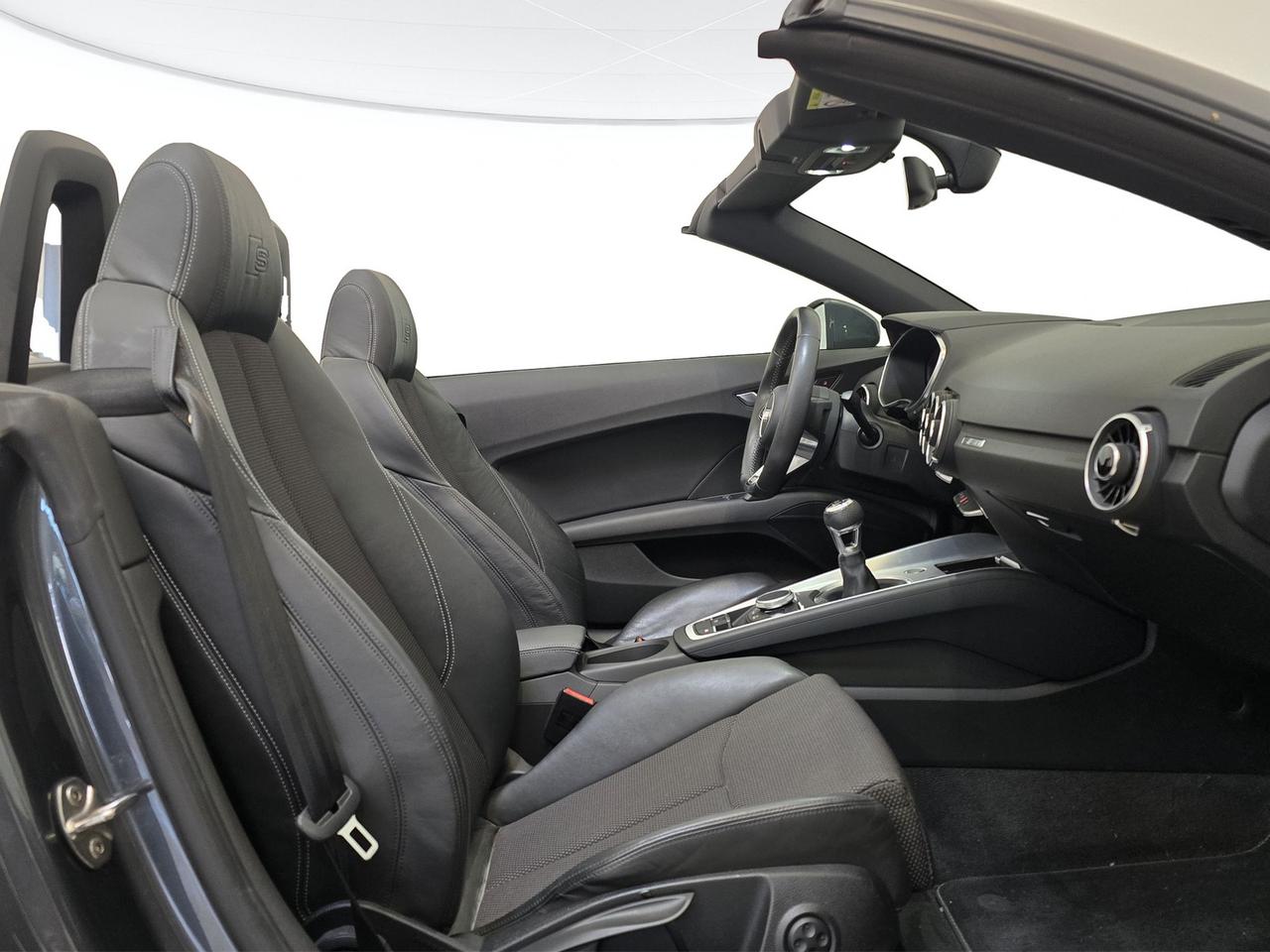 Audi TT roadster 2.0 tdi ultra s line