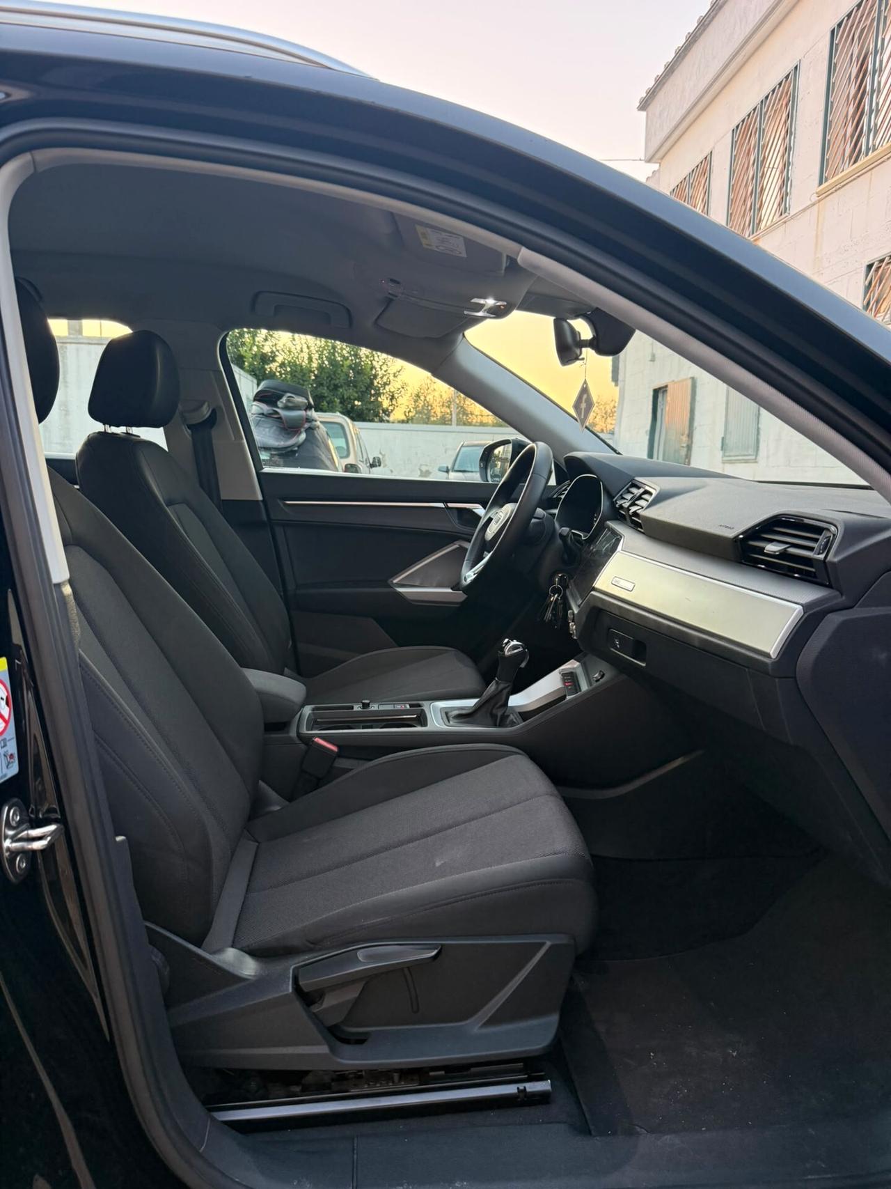 Audi Q3 S tronic Business