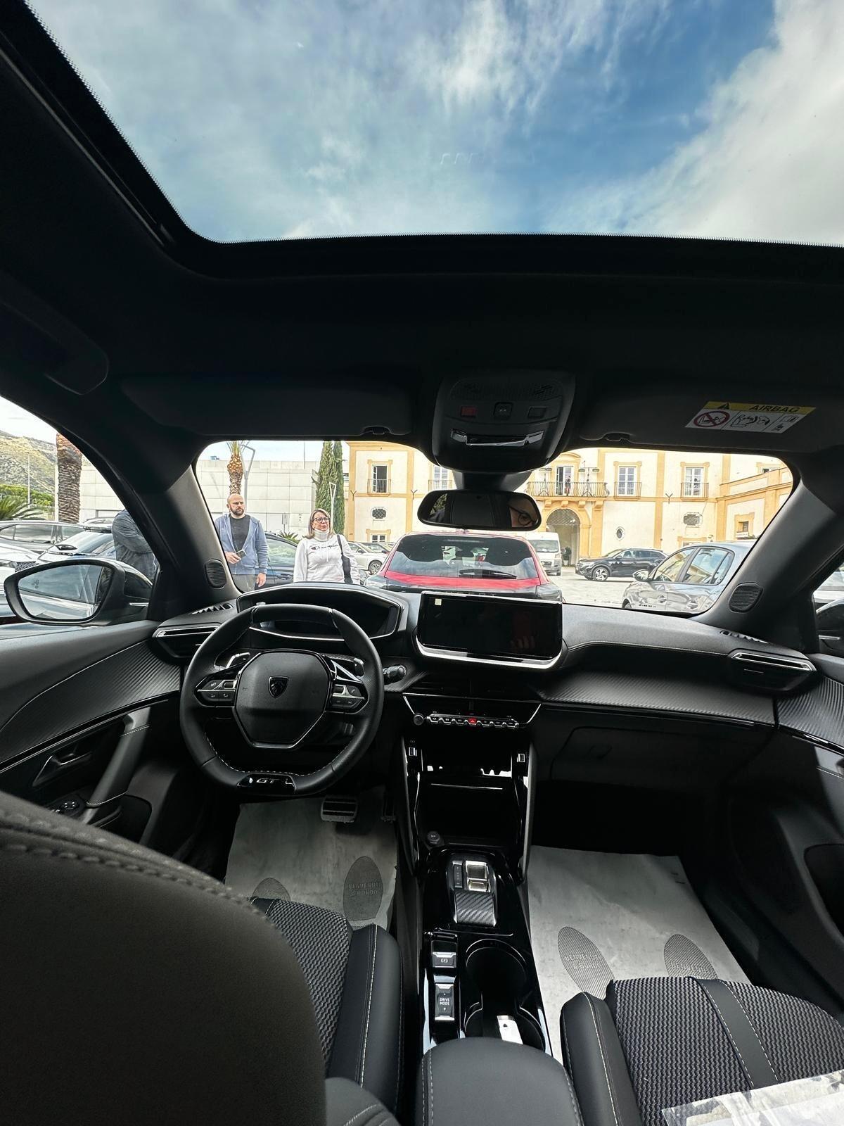 Peugeot 2008 Hybrid 145 e-DCS6 GT Exclusive
