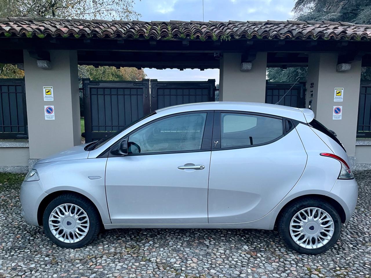 Lancia Ypsilon 1.2 69 CV 5 porte Gold *UNICO PROPRIETARIO*
