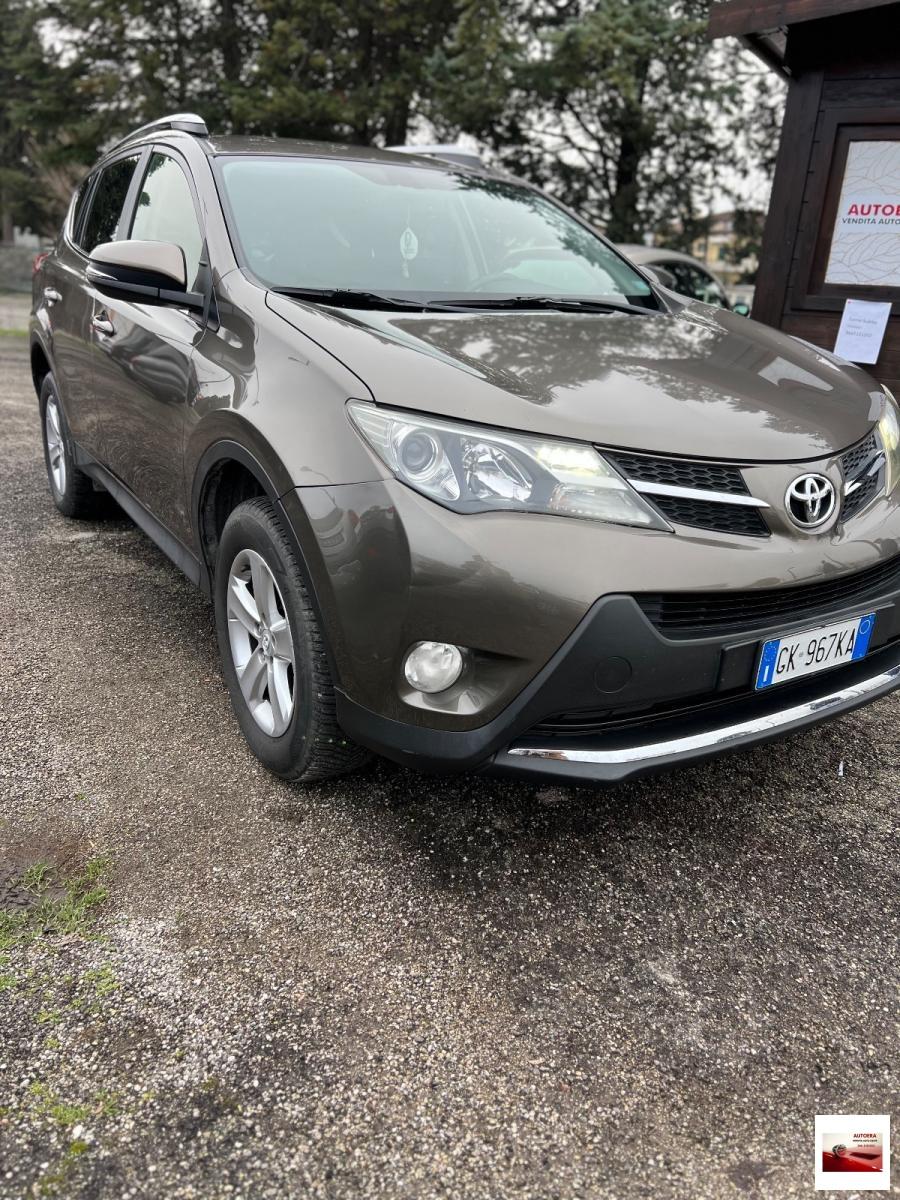 TOYOTA - RAV4 - 2.0 D-4D 2WD Active