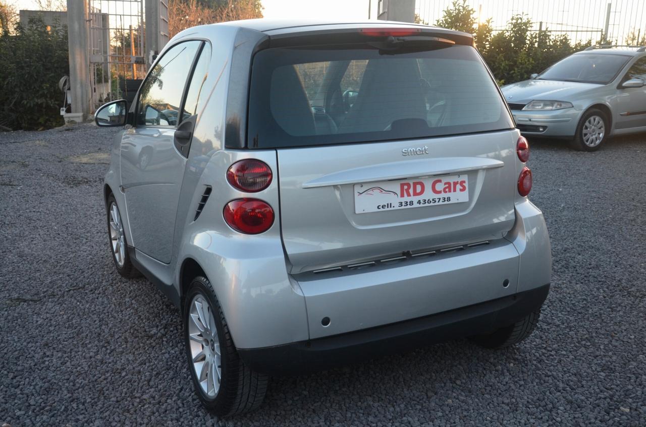 Smart fortwo. 1.0 benzina con tetto panoramico