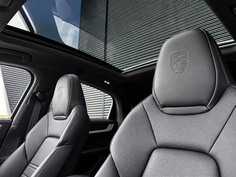 Porsche Cayenne Coupè Coupè 3.0 V6 e-hybrid 5p.ti tiptronic 470 CV