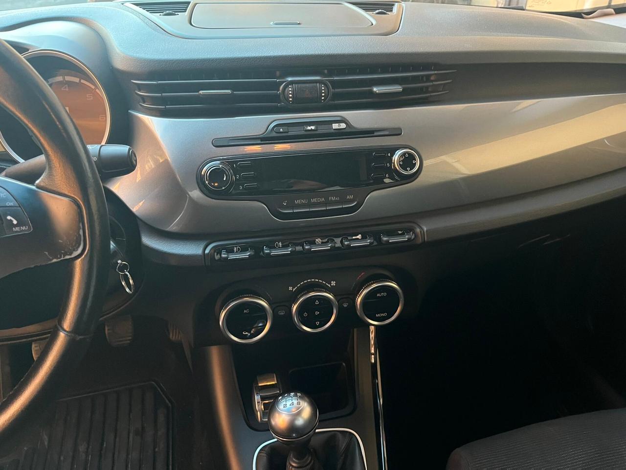 Alfa Romeo Giulietta 1.6 JTDm-2 105 CV Distinctive