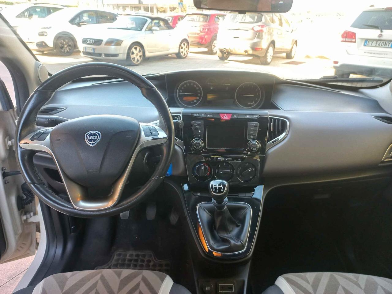 Lancia Ypsilon 1.2 Opening edition 69cv