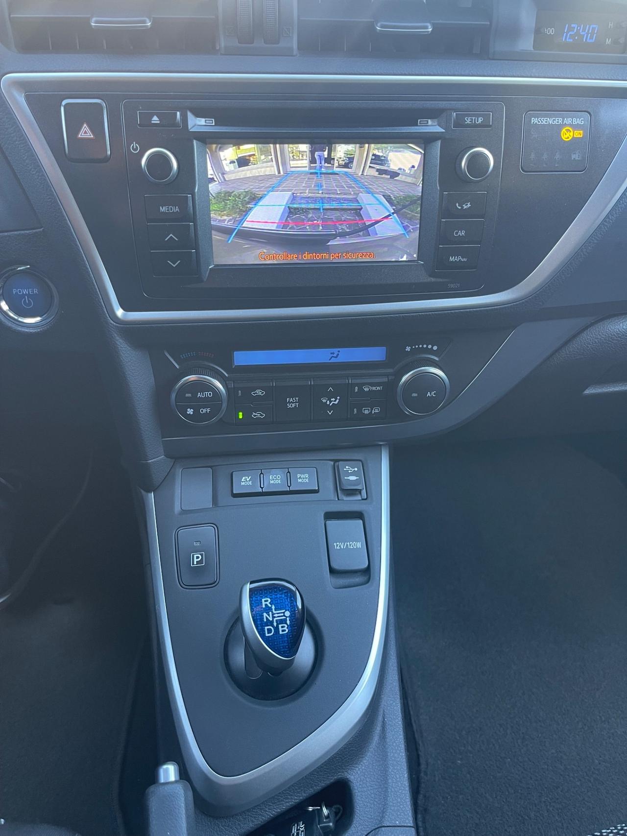 Toyota Auris 1.8 Hybrid Lounge