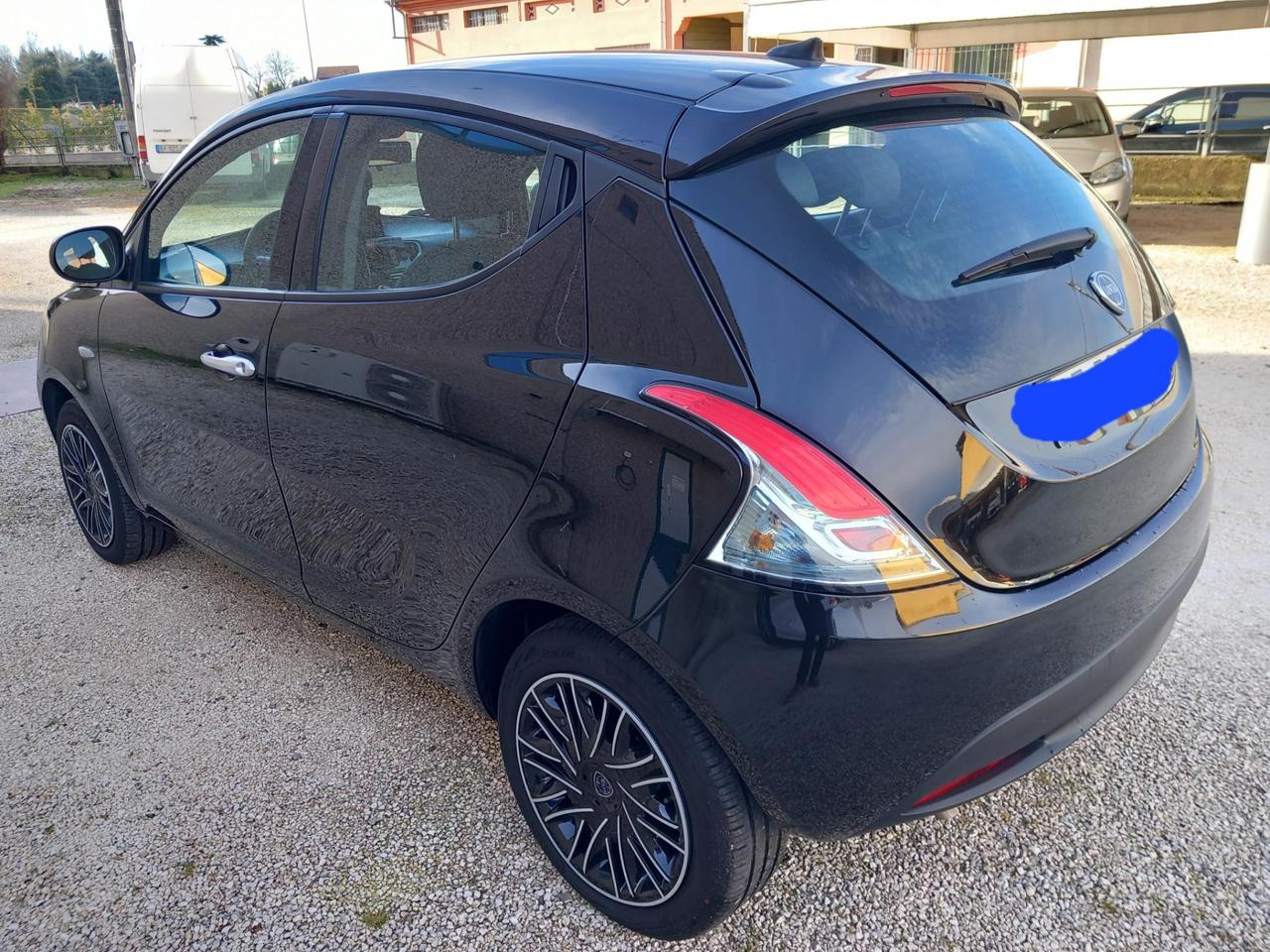 Lancia Ypsilon 1.0 firefly hybrid Silver Plus s&s 70cv