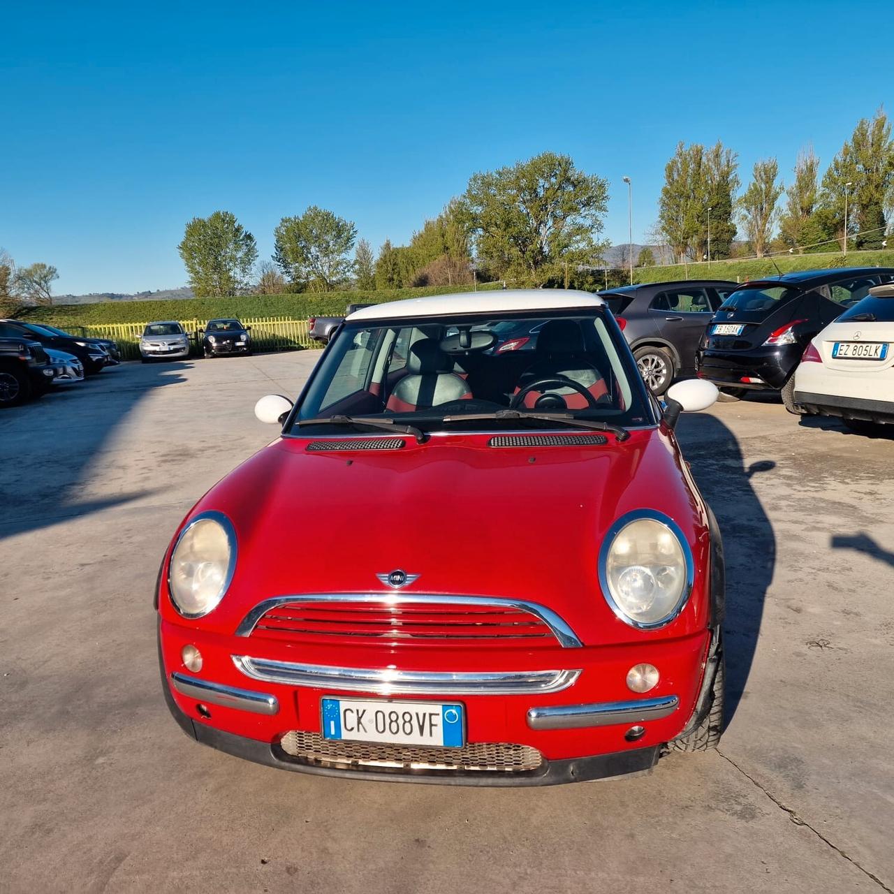 Mini 1.4 tdi One D de luxe ok per neopatentati