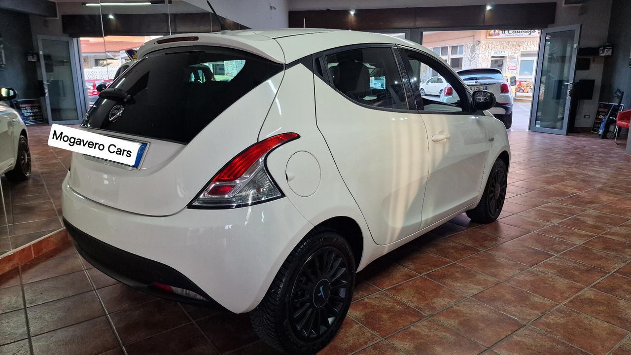 Lancia Ypsilon 1.2 69 CV 5 porte Gold