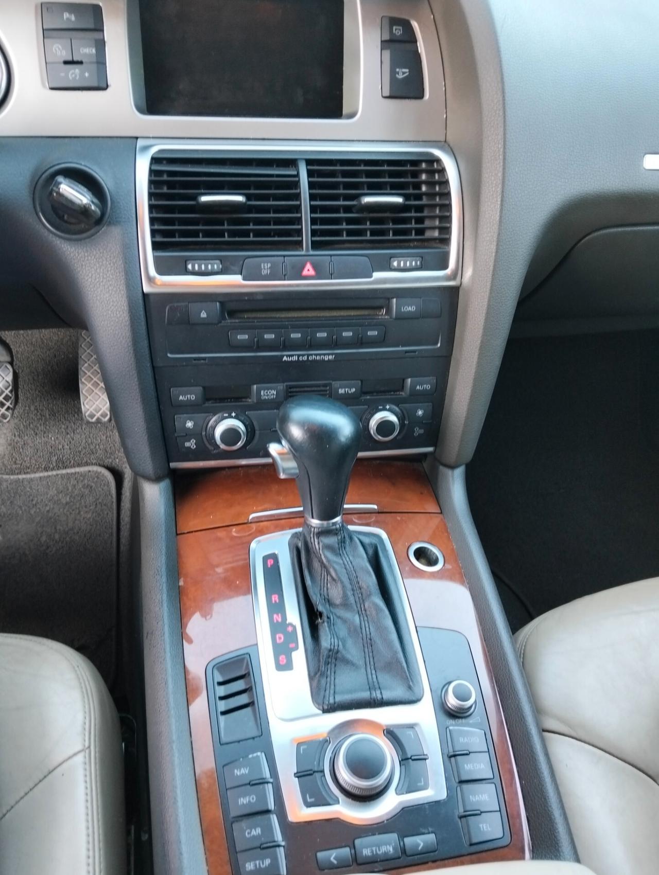 Audi Q7 3.0 V6 TDI 233CV quattro tiptronic