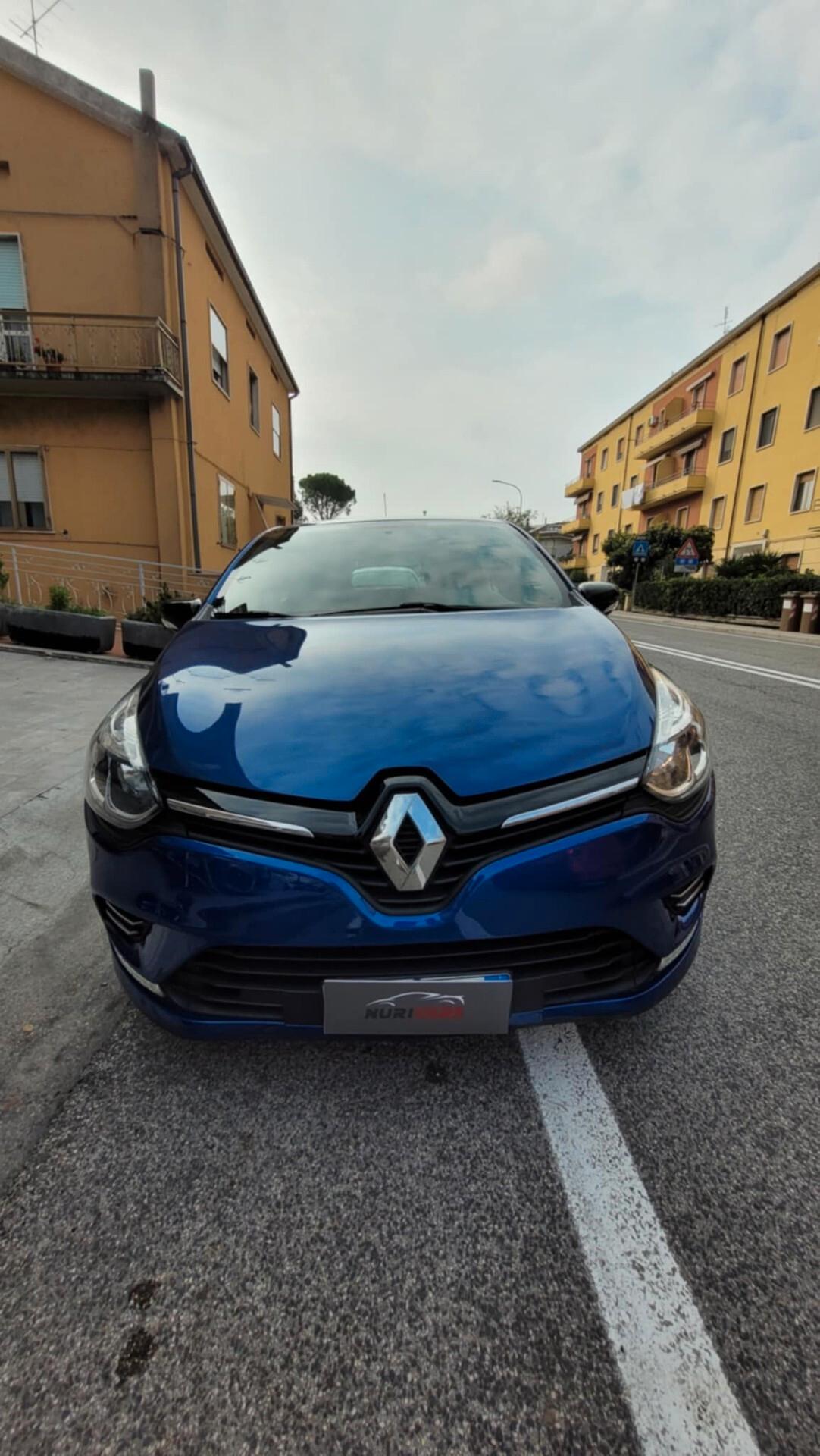 Renault Clio TCe 12V 90 CV GPL 5 porte Moschino Intens