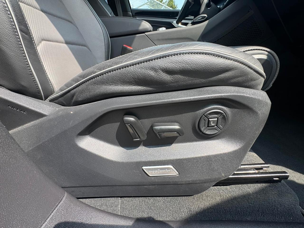 Volkswagen Touareg 3.0 V6 TSI R LINE