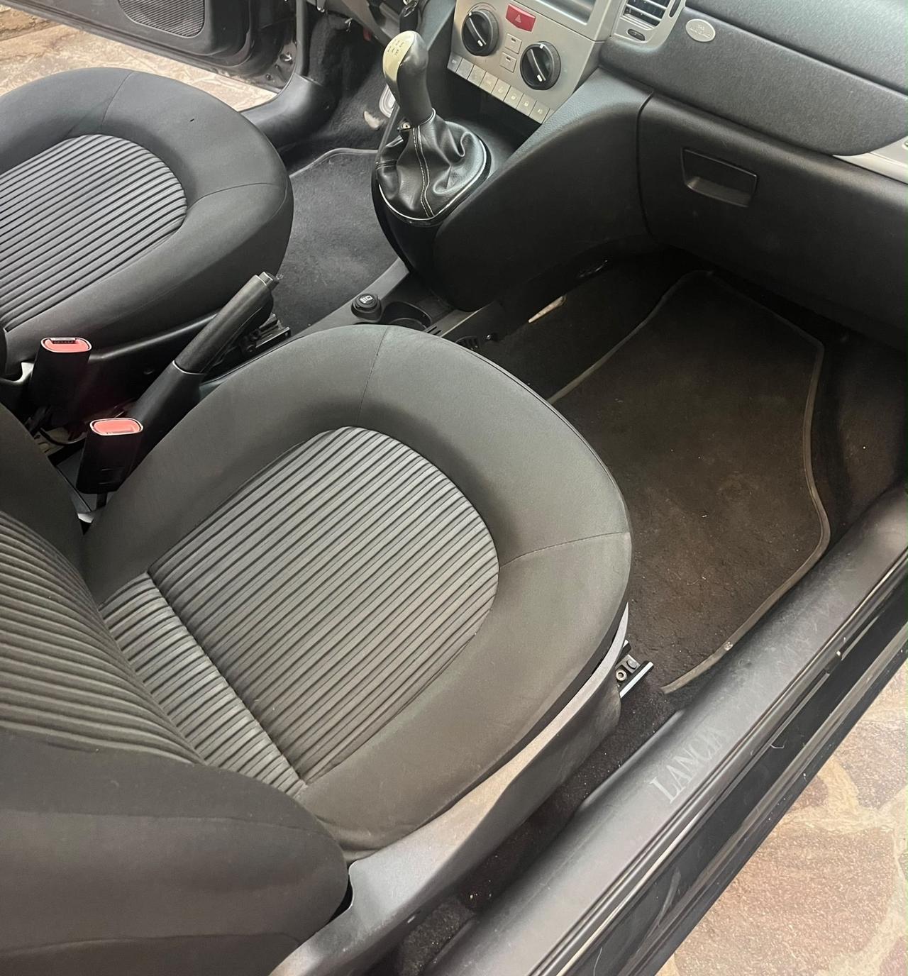 Lancia Ypsilon 1.3 MJT 75 CV 111000km TAGLIANDATA