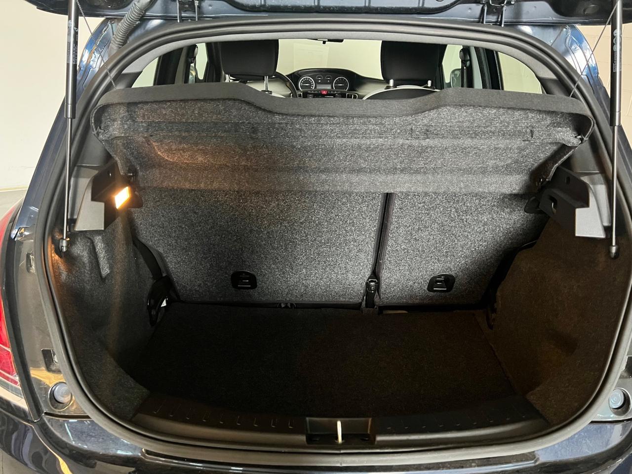 Lancia Ypsilon 0.9 TwinAir 85 CV 5 porte S&S DFN Gold