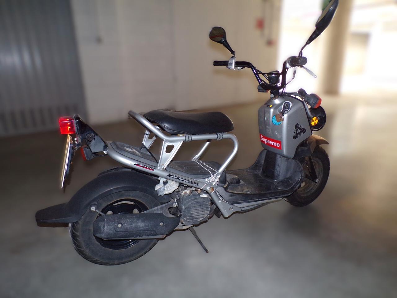 SCOOTER HONDA ZOOMER 50 4T DEL 2005 57.200 KM MOTORE SOSTITUITO NEL 2023