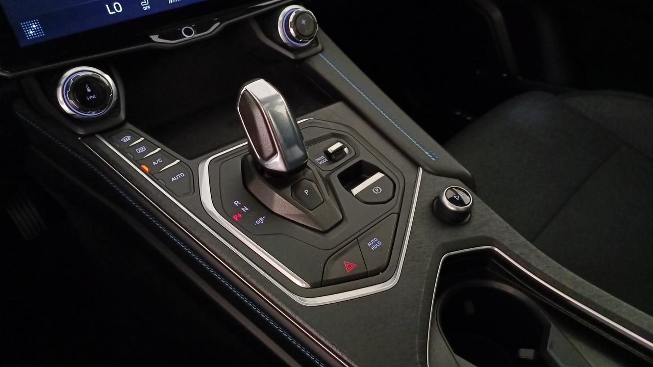 LYNK & CO 01 1.5 td phev auto