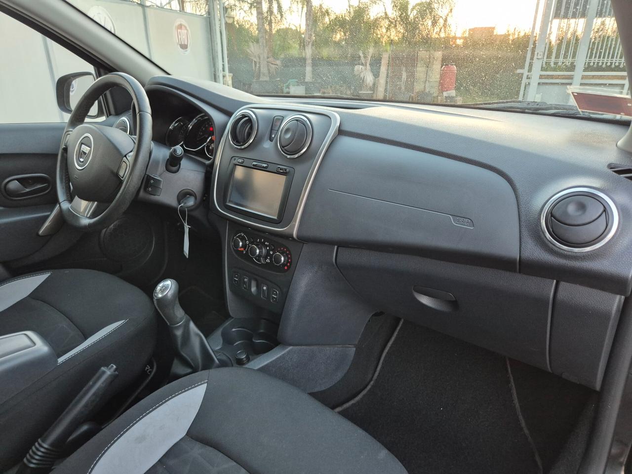 Dacia SANDERO STEPWAY 1.5 dCi 90CV RESTAYLING 2015 FULL