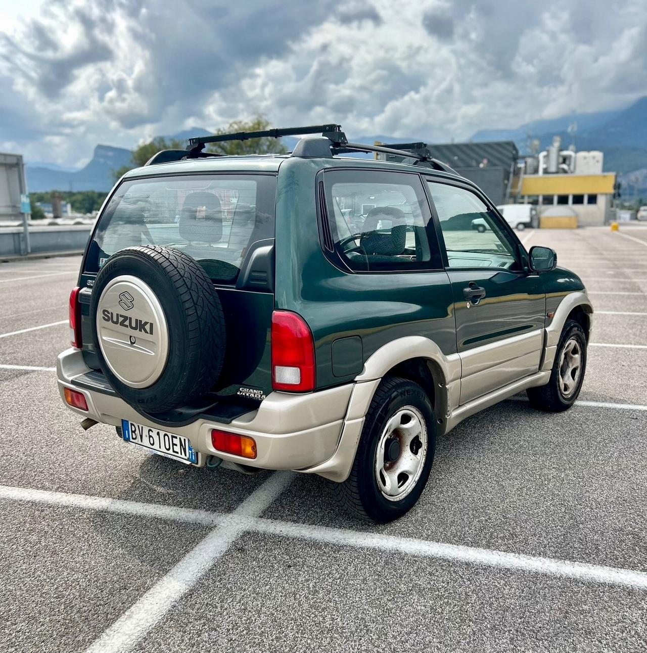 Suzuki Grand Vitara 1.6i cat 3 porte Neopatentati