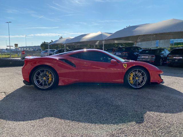 FERRARI 488 Pista