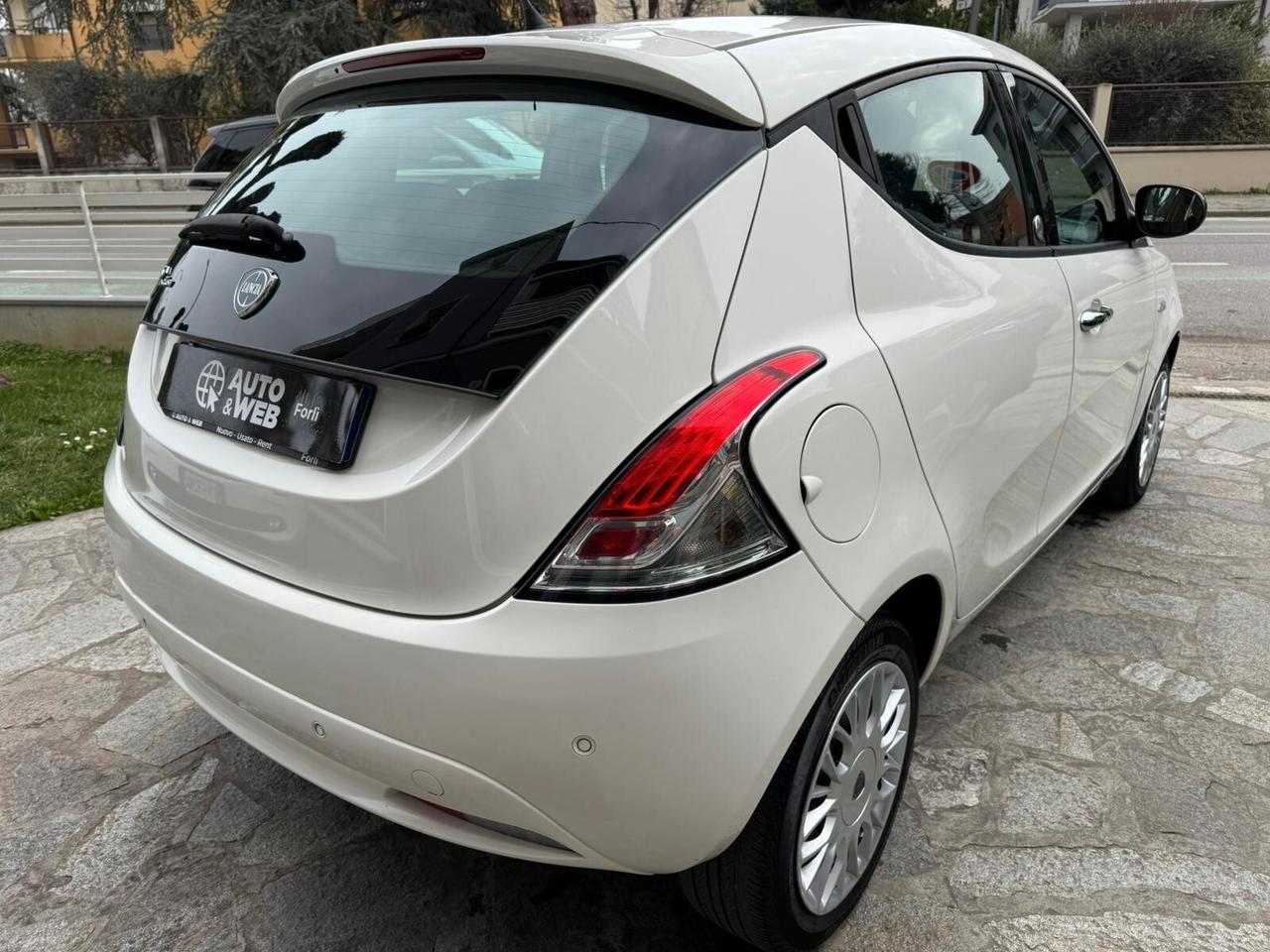 LANCIA YPSILON 1.2 69cv 5p GPL ECOCHIC GOLD NEOP.
