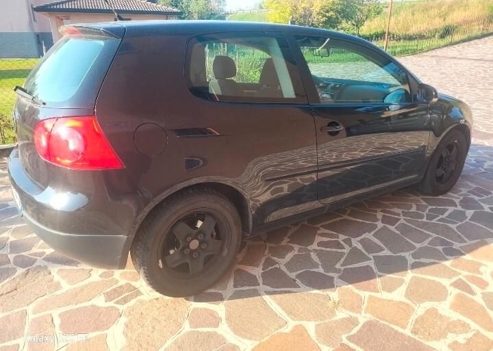 Volkswagen Golf 1.6 16V FSI 3p. Comfortline