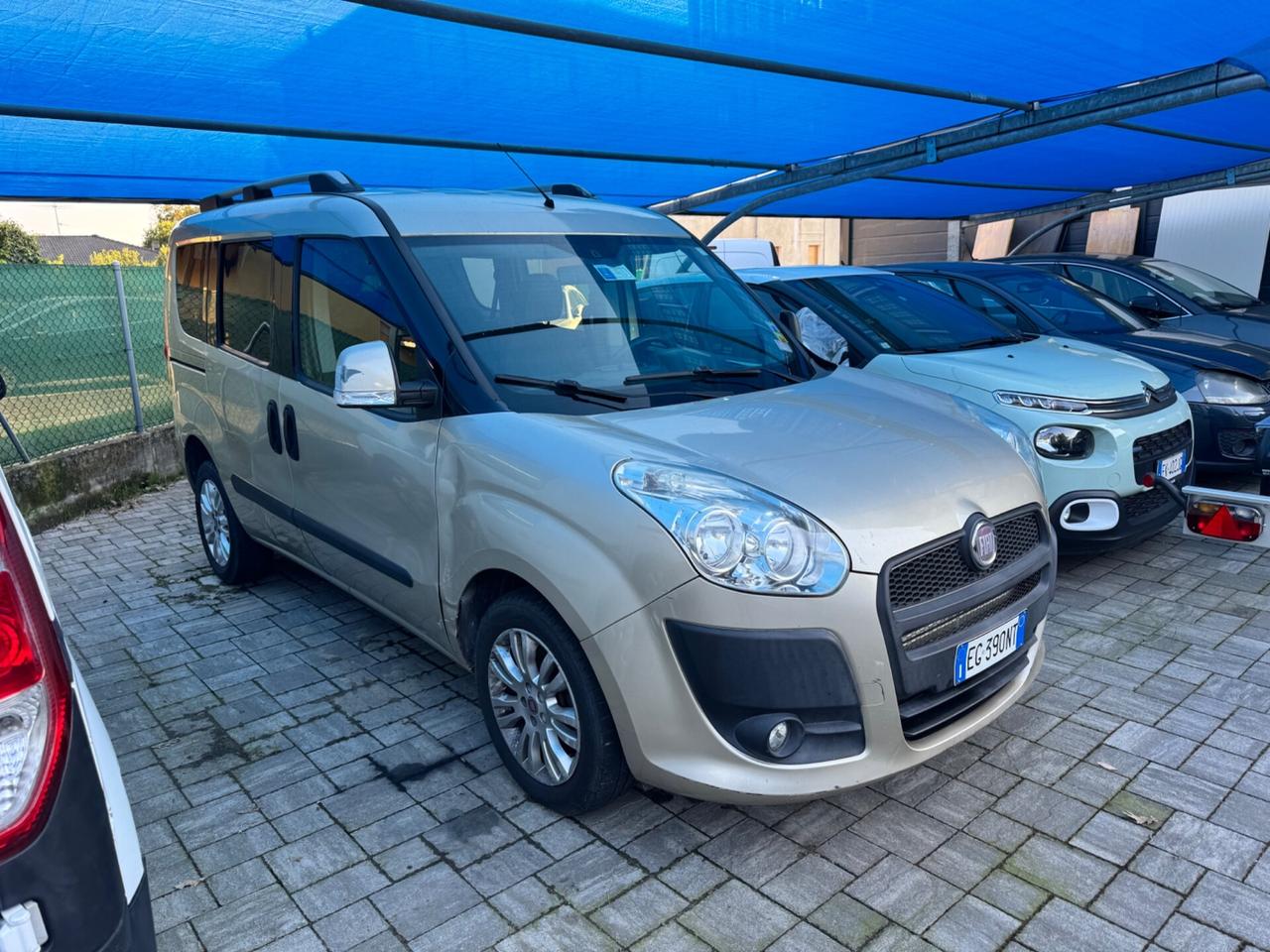 Fiat Doblo 5 posti automatico