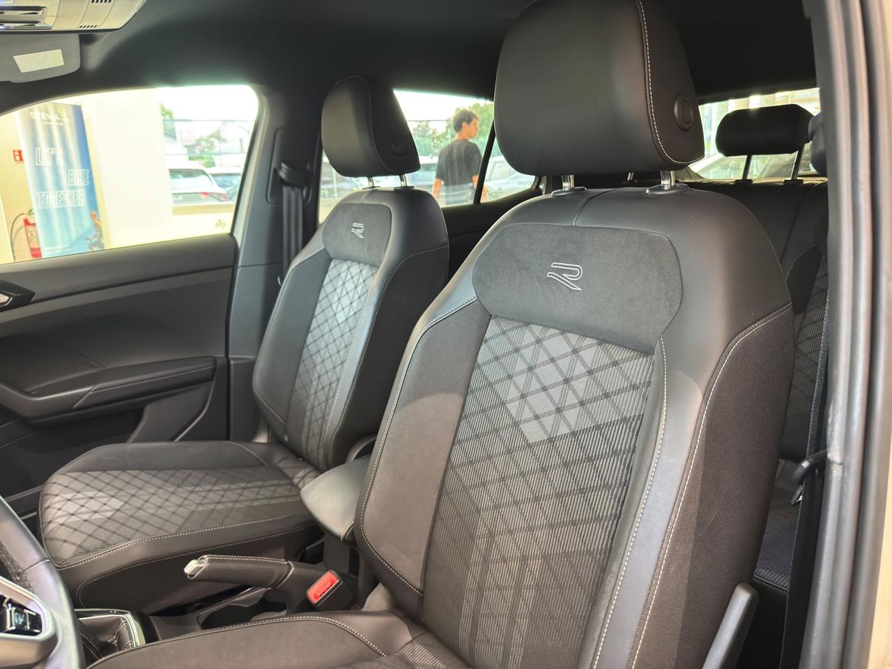 VOLKSWAGEN T-Cross 2024 1.0 tsi R-Line 115cv