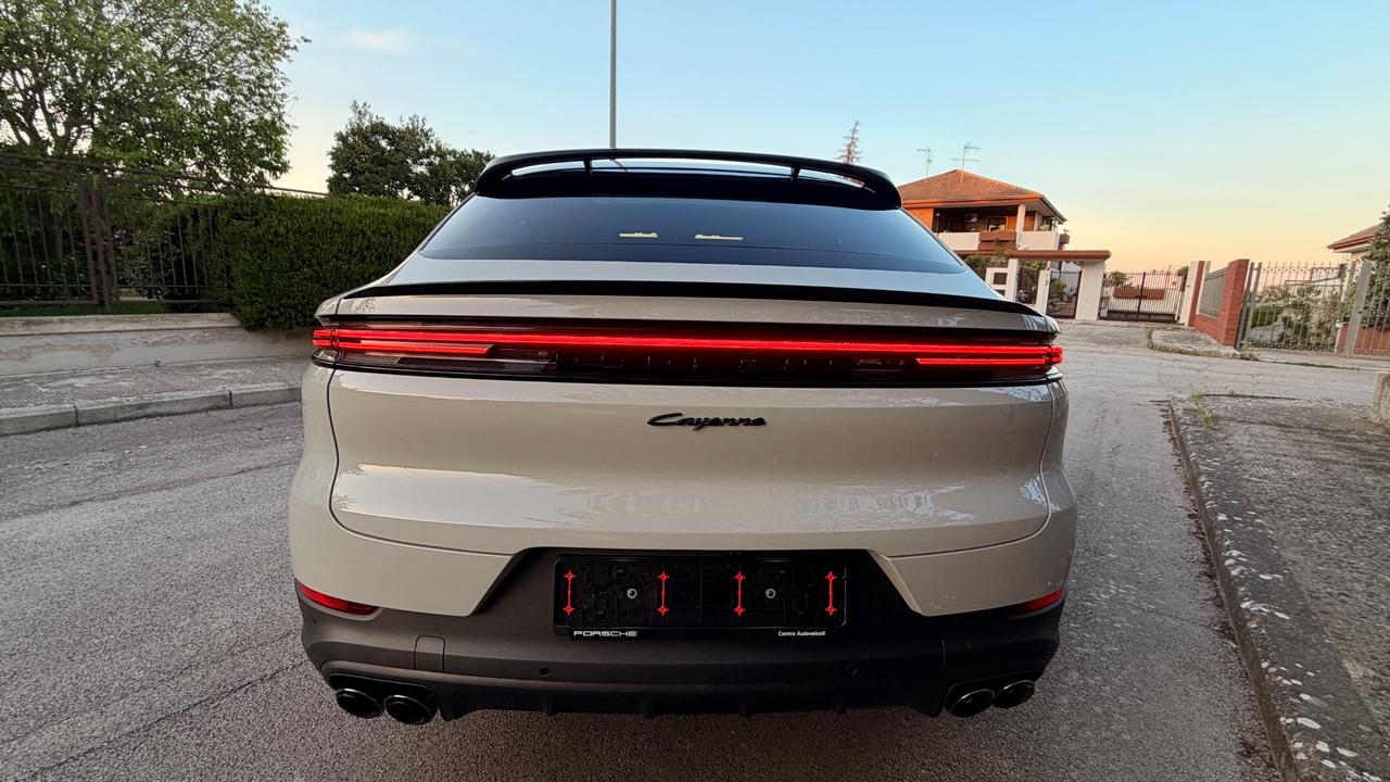 Porsche Cayenne 3.0 V6 E-Hybrid Coupè IVA ESPOSTA ITALIANA