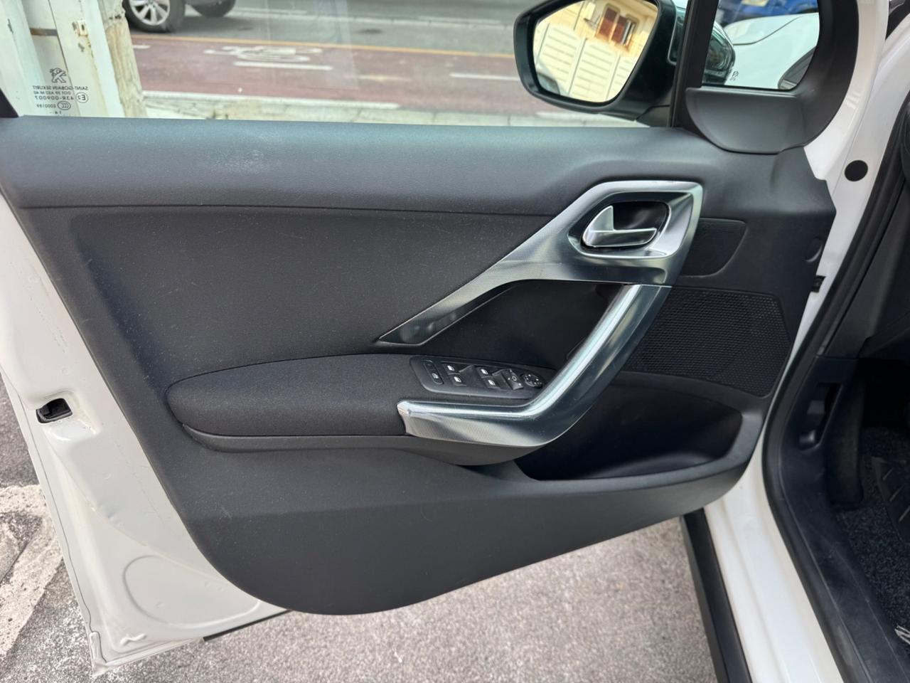 Peugeot 2008 1.6 DIESEL 115CV Allure 2015