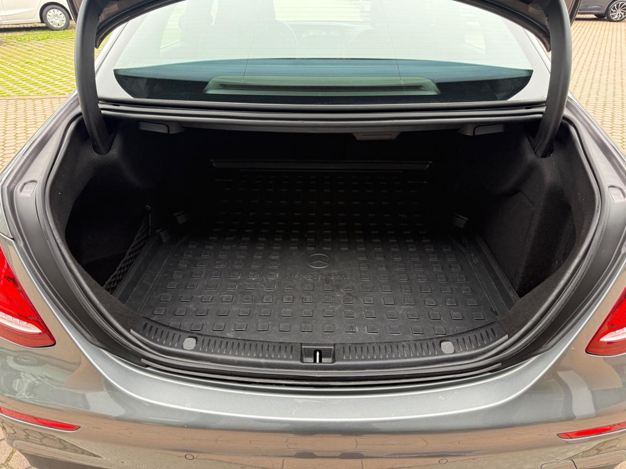 Mercedes-benz E 220 d 4Matic Auto Premium Plus