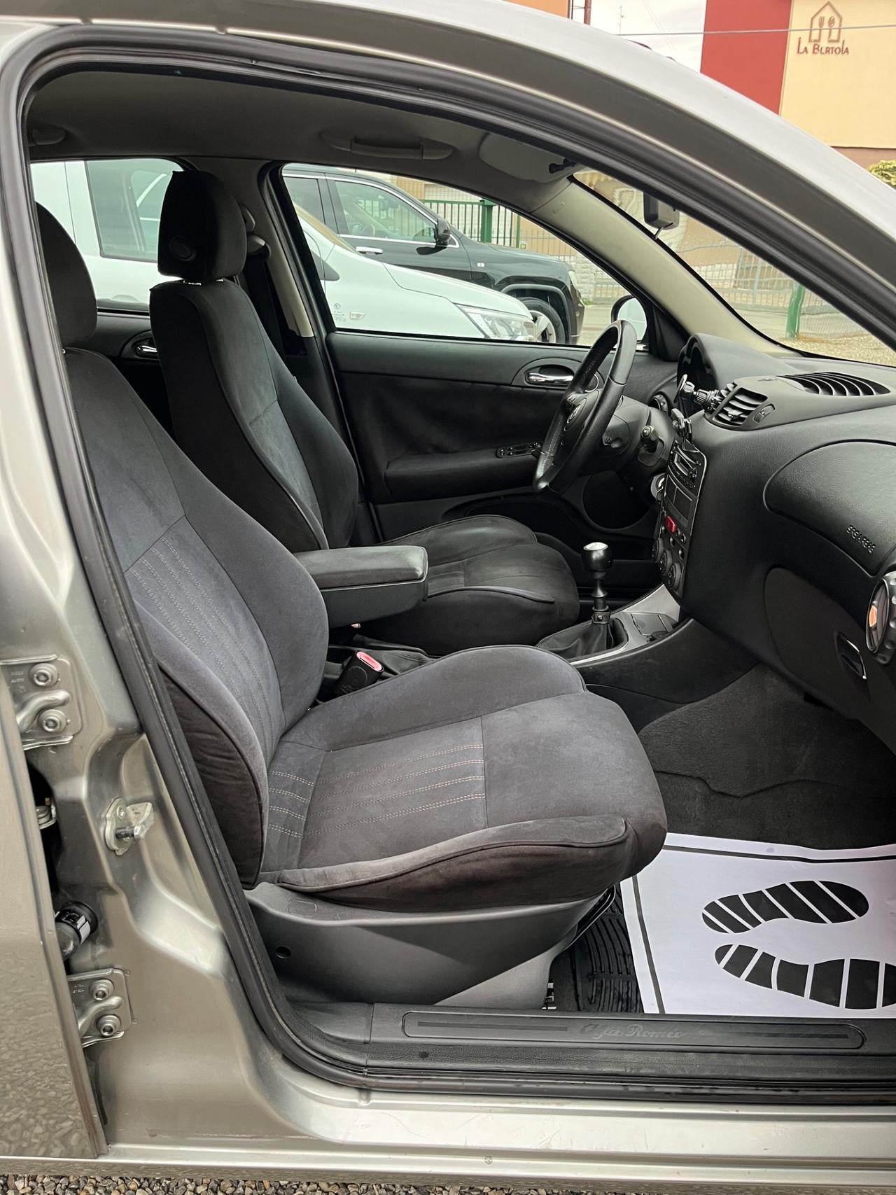Alfa Romeo 147 1.9 JTD (120) 5 porte Distinctive